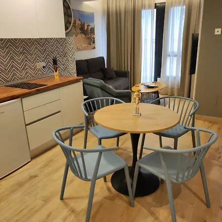 Leonor Apartmán *